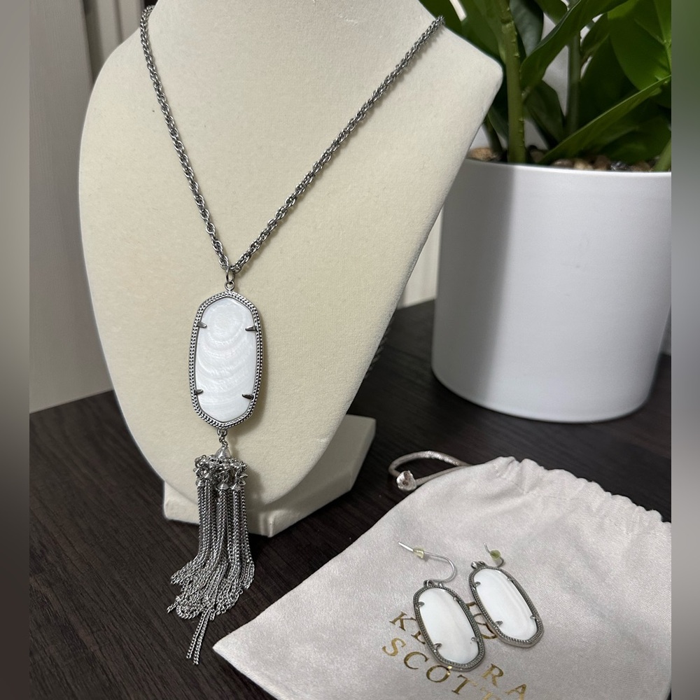 Kendra Scott Rayne Neclace and earrings